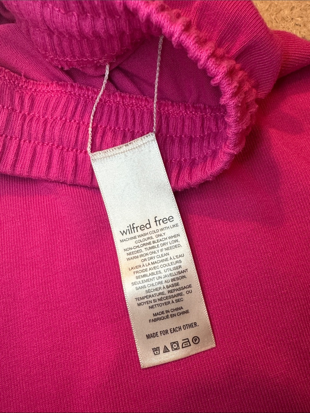 Aritzia Wilfred Free Sonic Pink Shorts - Picture 3 of 4